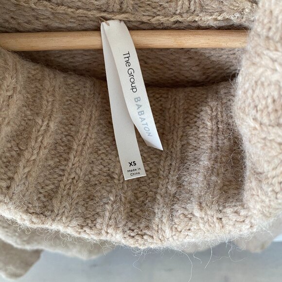 Aritzia Cozy Plutarch Sweater - Picture 2 of 4